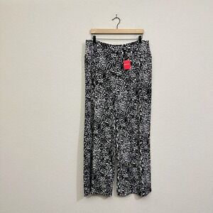 NWT SPANX Go With The Flow Wide Leg Pants Lined in Black White Print